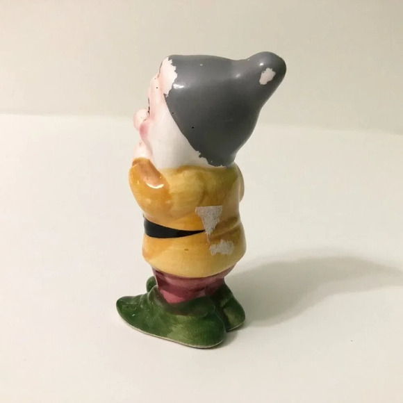Vintage Bashful Figurine Snow White Dwarfs Disney Japan Figure  2.75 Inch Tall - Picture 2 of 12